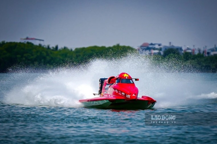 Binh Dinh to host professional powerboat world championship